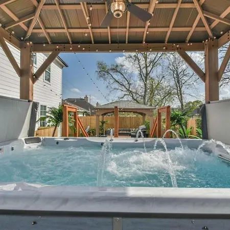 Inter-Connected Duplex 8Br Sleeps 22 Swim Spa